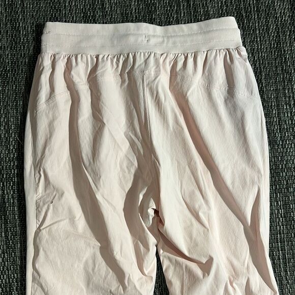 Lululemon Beyond the Studio Jogger - Picture 7 of 10